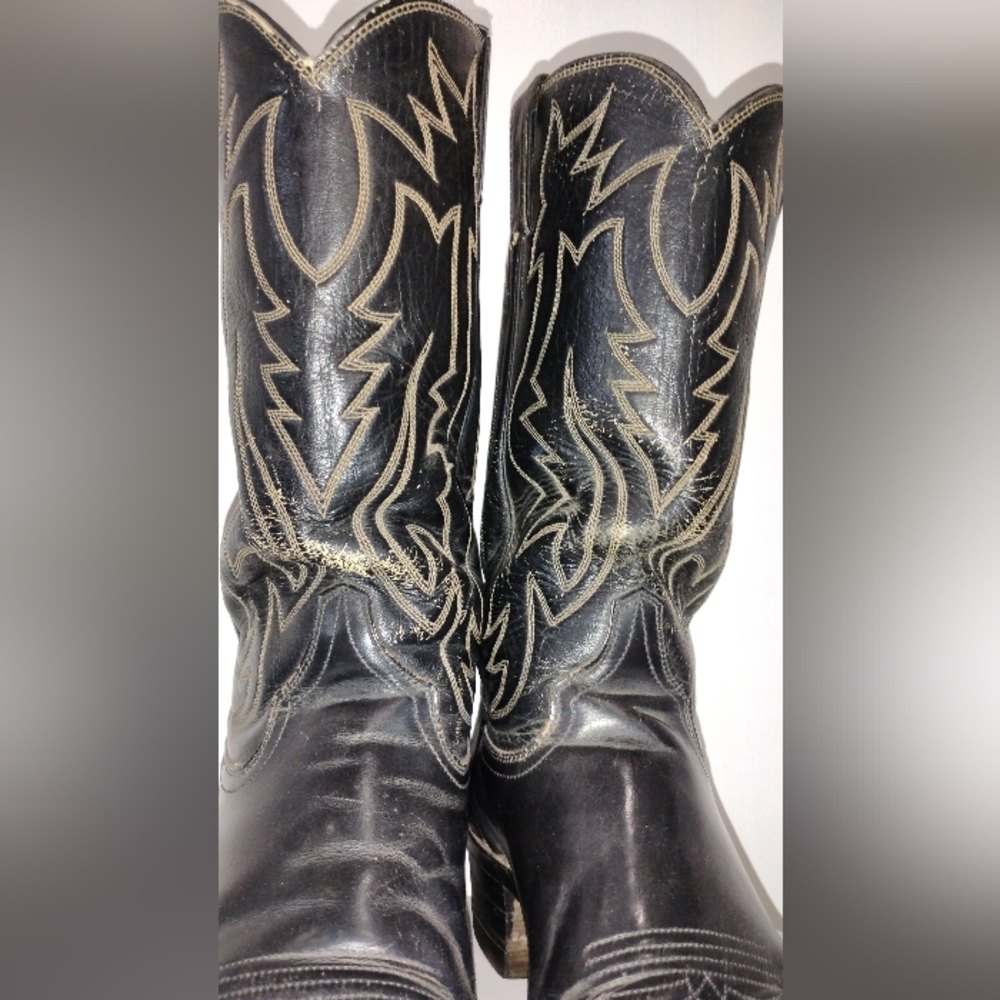 VINTAGE JUSTIN COWBOY BOOTS - Picture 11 of 13